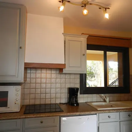 Apartment Le Lavandou, 2 Pieces, 4 Personnes - Fr-1-251-613 Le Lavandou