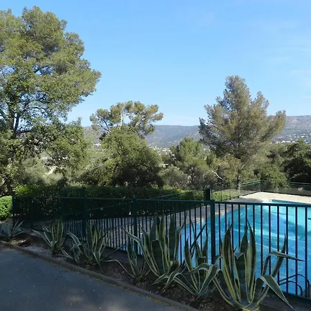 Apartment Le Lavandou, 2 Pieces, 4 Personnes - Fr-1-251-613 Le Lavandou